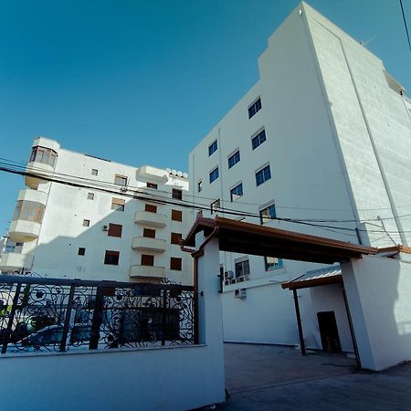 Hotel Lubjana Драч Екстериор снимка