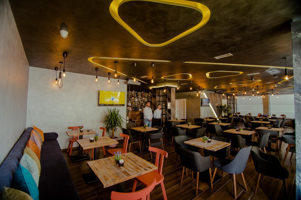 Hotel Lubjana Драч Екстериор снимка