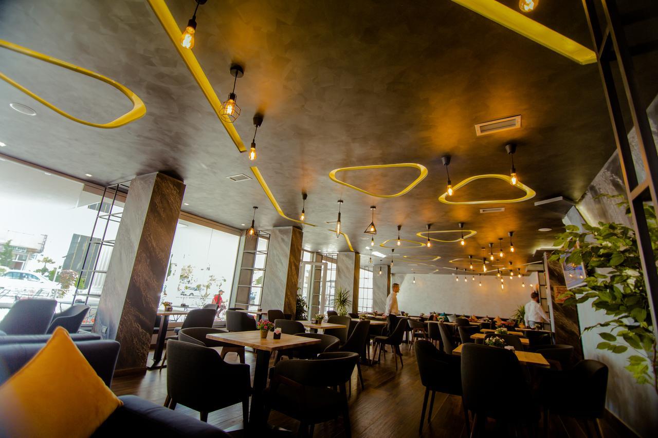 Hotel Lubjana Драч Екстериор снимка
